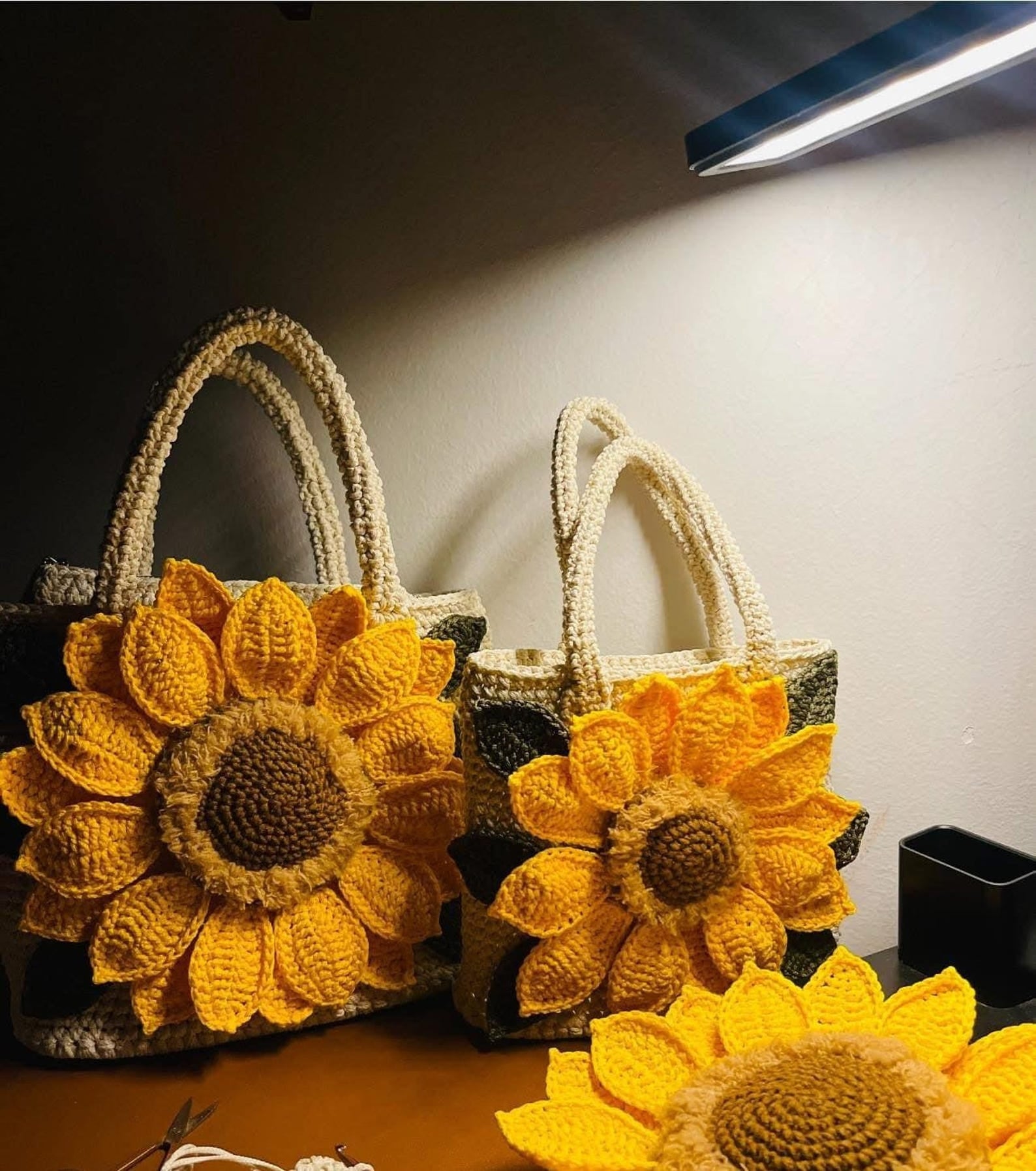 Sunflower shoulder bag, Tote bag, crochet flower bag, Crochet Daisy bag, floral handbag, summer bag, Xmas Christmas gift, Black friday sale